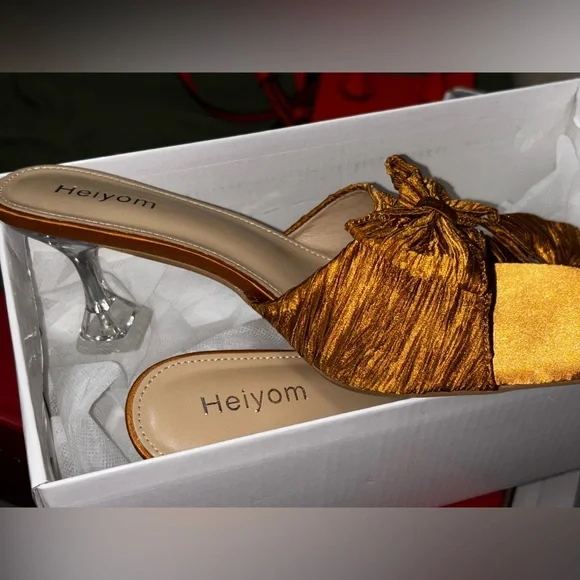 Women's Elegant Gold Heels - Picture 1 of 3